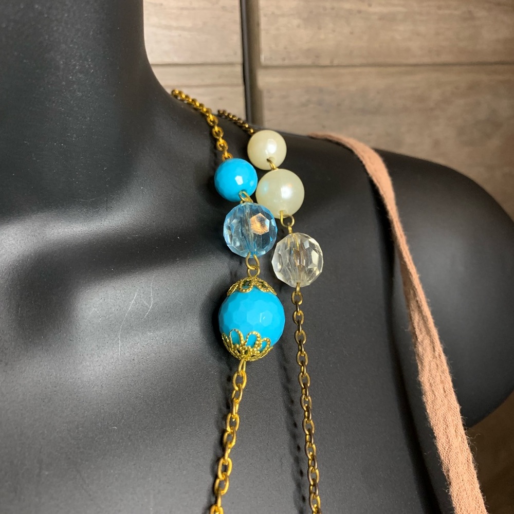 2 Necklaces - Picture 4 of 7